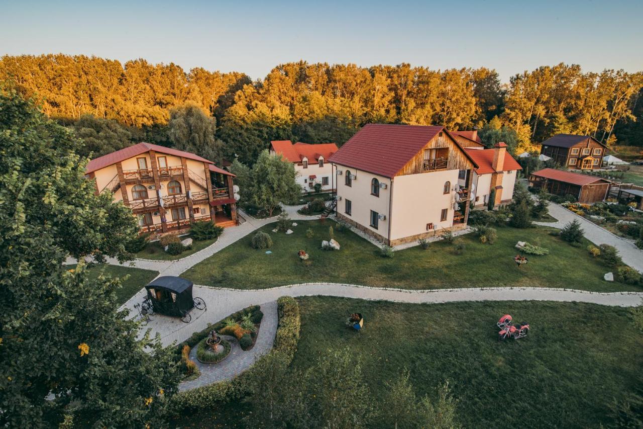 Котедж-Парк Славна Okhtyrka Exterior foto