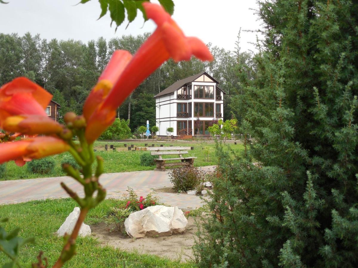 Котедж-Парк Славна Okhtyrka Exterior foto